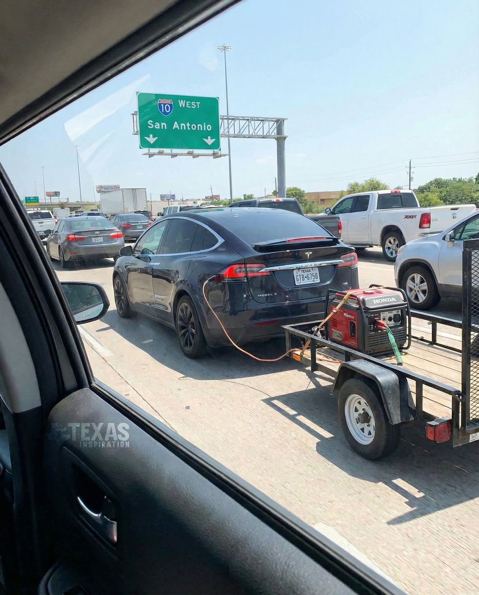 ElonteslaC3tqv's tweet image. When your range anxiety hits so hard you start LARPing as a hybrid 😂⚡⛽
#Dior 
#KingRezaPahlavi 
#charger 
#sstvi