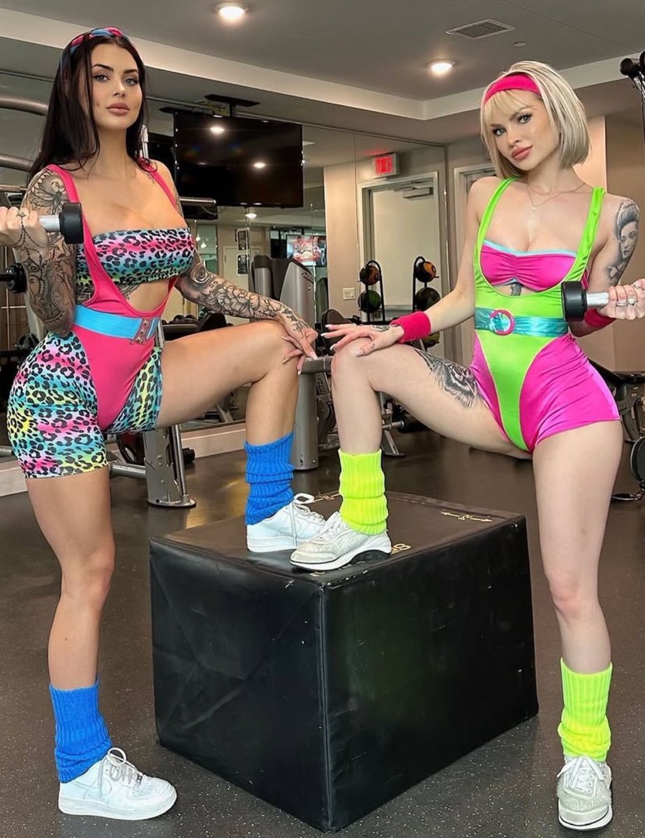 Michellebe47311's tweet photo. You need to watch me and my friend naughty video 👅💕 https://t.co/TmQhw3hrGU
