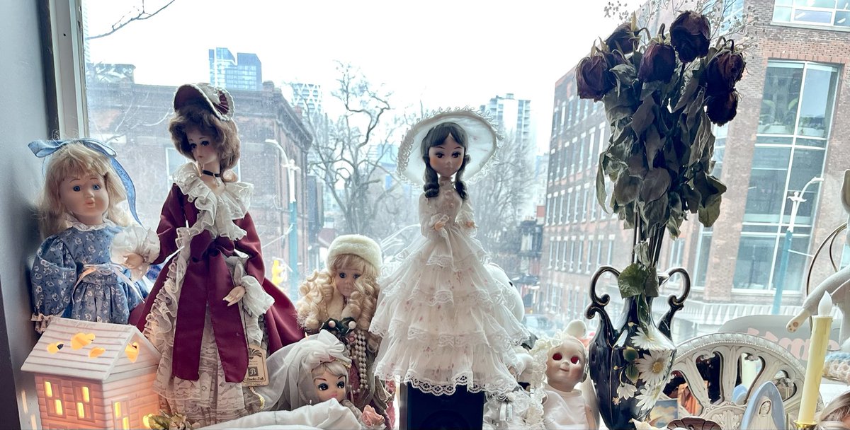 eyebagchan's tweet photo. doll funeral - had a Toronto adventure https://t.co/XYxEhHjBYc