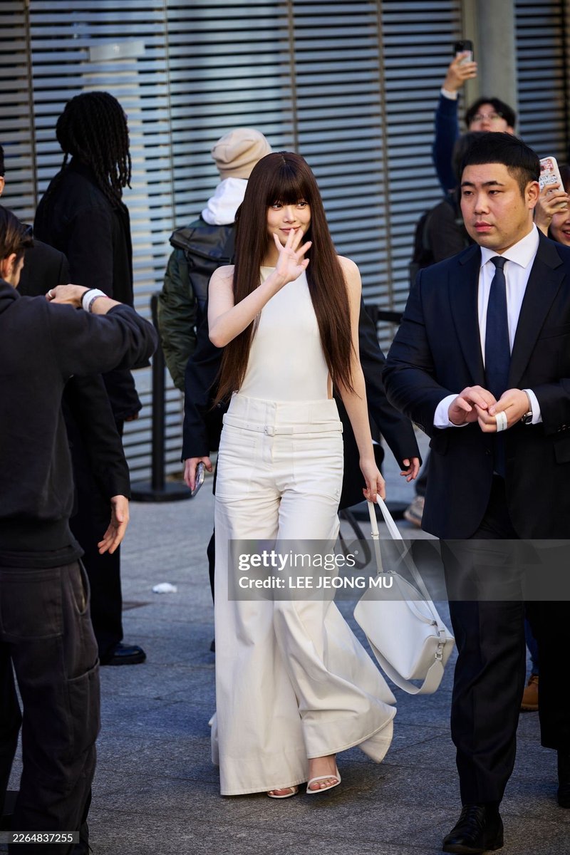EUNCHAE at <a href="/CourregesParis/">courrèges</a> Paris Fashion Week | Getty Images 

— Photographed by Lee Jeong Mu 📸 

HONG EUNCHAE FOR COURRÈGES PFW
#EUNCHAExCourreges
#EUNCHAExCourregesFW26
#HONGEUNCHAE #CourregesFW26 #Courreges