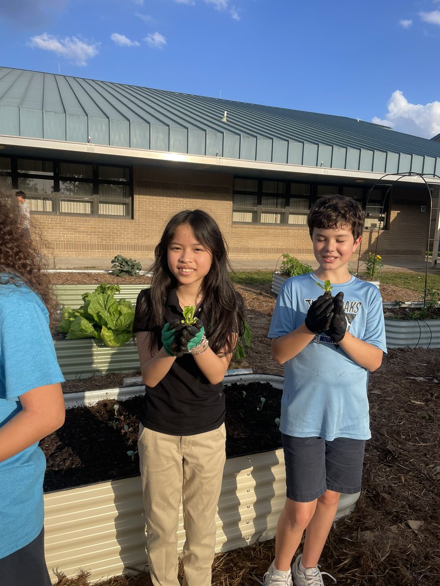 Three Oaks Middle tweet media