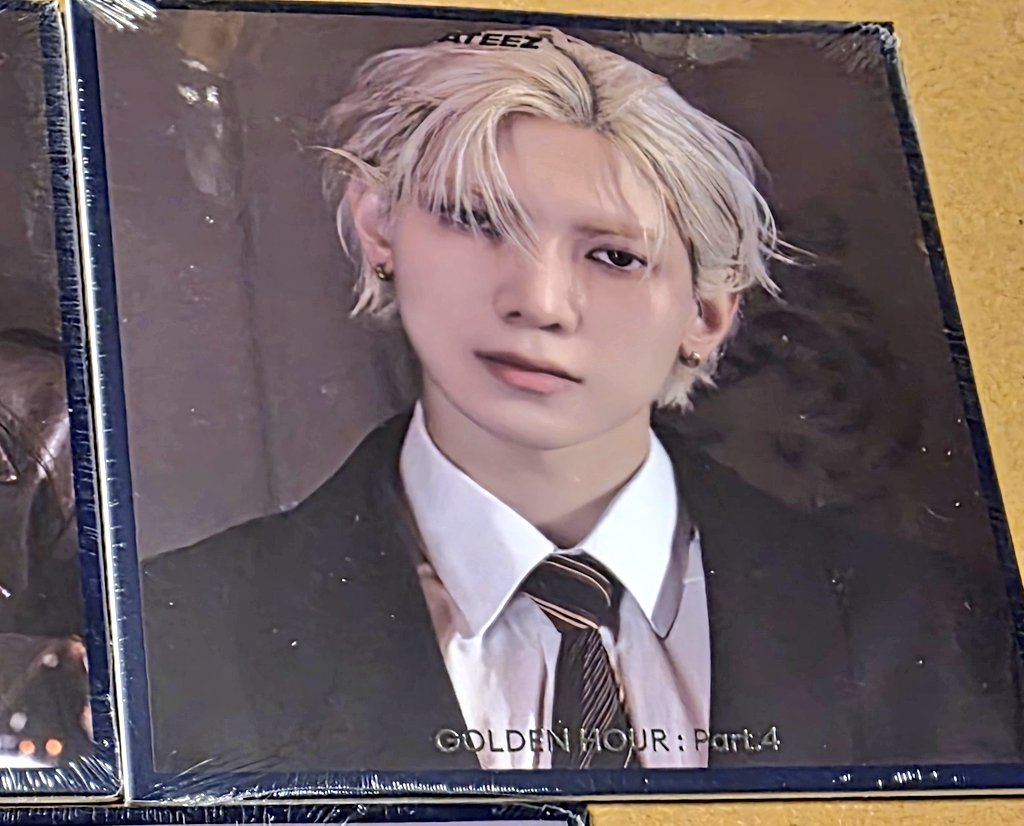 ATEEZ GoldenHour part.4 
デジパ（未開封）交換
【譲】デジパ ホンジュン、  ヨサン  
【求】デジパ ソンファ、サン（開封済み可です）
郵送または、ザパフォ（4/11,12）手渡しでの交換希望です。
よろしくお願いいたします🙏