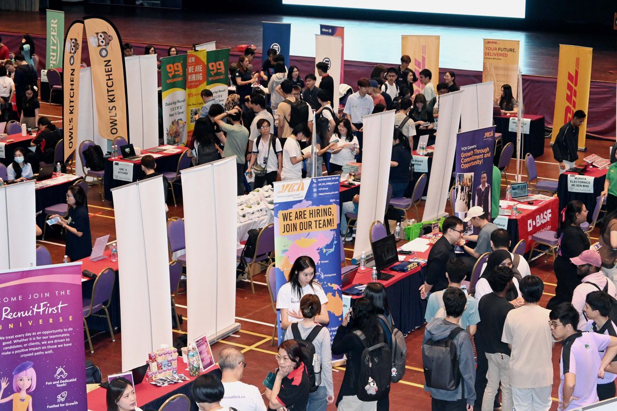 UTARnet's tweet image. UTAR Kampar Career Day 2026 brought career connections back to campus!

UTAR connected students and visitors with 50+ reputable employers on 4 Mar 2026, opening doors to diverse career insights and opportunities across industries.

#UTAR #CareerFairMalaysia #Opportunities