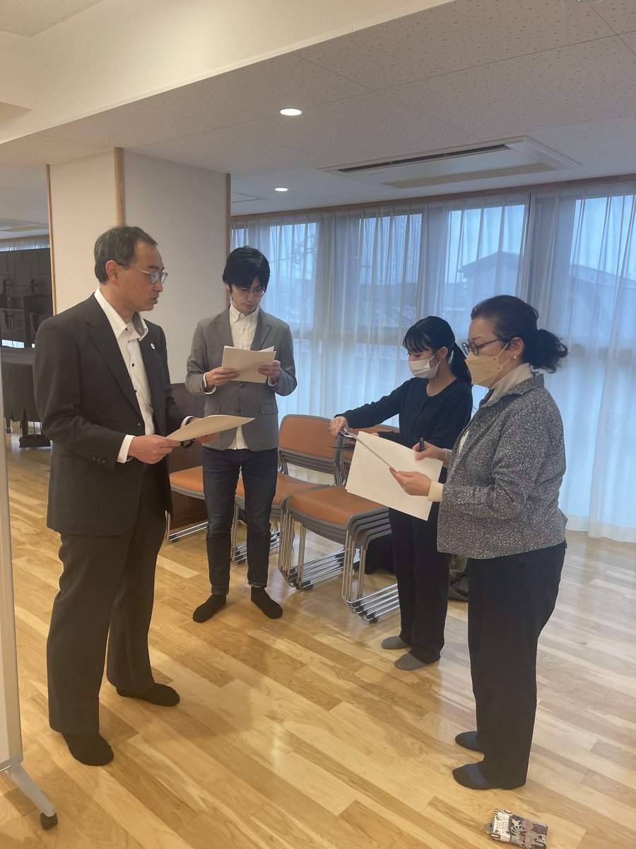 mirumiruproject's tweet photo. 八王子2園目の出張視力検査はじまりました👀眼科専門医近藤義之先生立会のもと視能訓練士2名眼鏡店1名で1.5時間で終わりました😊みんな元気よくお名前言ってくれましたよ🥰八王子の眼鏡処まどかさん @802madoca とも連携した地域貢献です😊
#視能訓練士 #視力検査 #ロータリークラブ https://t.co/8xfdVFmhsT