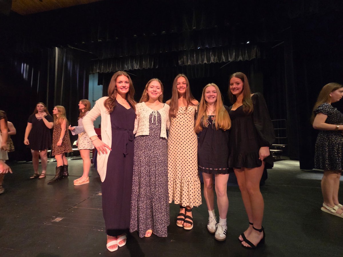 YHS Cheerleading tweet media