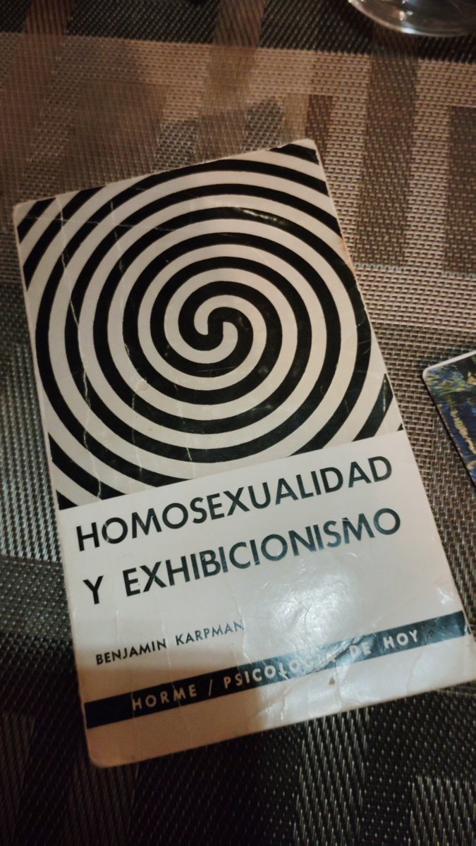 eduardolealt's tweet photo. 2° libro del año. Manual de como enfrentar desde la psiquiatría los trastornos sexuales, muy chocante leer que hace 50 años los homosexuales eran agrupados en el mismo grupo con delincuentes sexuales de todo calibre, a pesar de ello tiene buenas cosas en las que reflexionar. https://t.co/o4wrFrNMjf