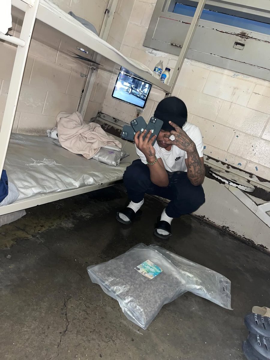 They got iPads in prison now??