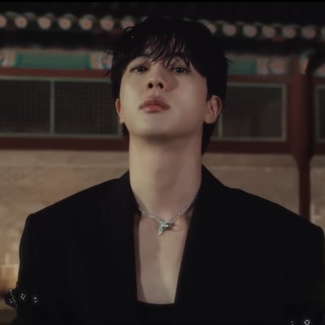 btsyear134340's tweet photo. I’m sorry but absolutely no one in K-pop is competing with this face card. https://t.co/8eybJdbmaH