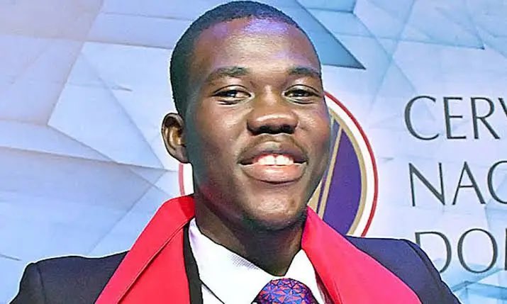 La lógica selectiva de algunos es curiosa:
Si Noelia nació en RD, es descendiente de libaneses y sus padres son dominicanos, dicen que no es dominicana.
Pero si Luisito nació en RD, hijo de padres haitianos, entonces sí lo es.🤦🏻‍♀️

¿La nacionalidad es ley… o simpatía ideológica?