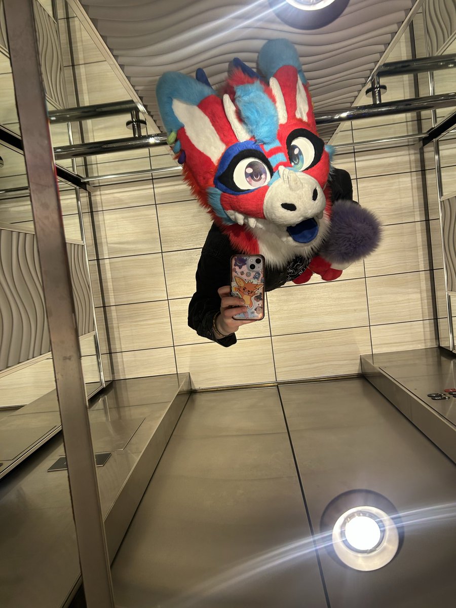 giffyangeldrago's tweet photo. I LOVE MY FRIENDS AGHHH I miss everyone sm π #fursquared2026 #fursuitdancer #fursquared https://t.co/EWmnpfvDGs