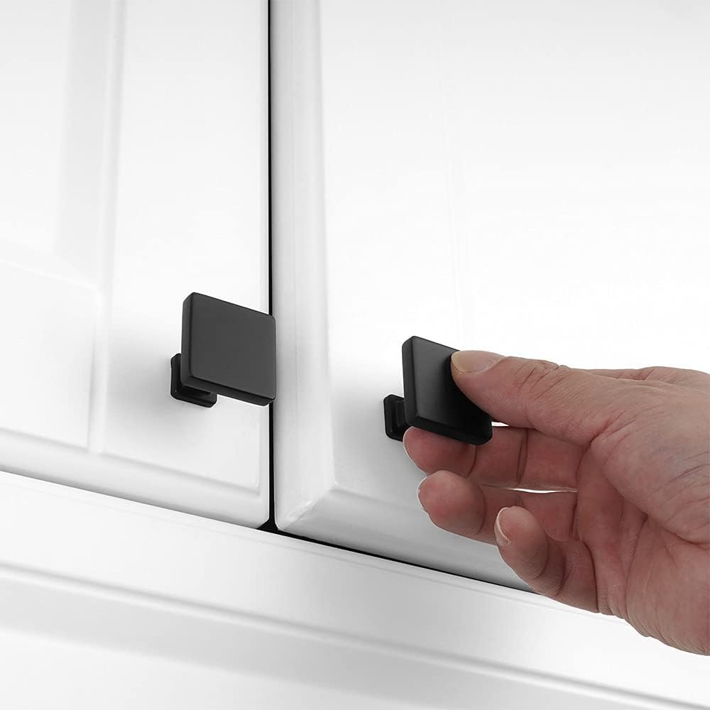 usstoneoutlet's tweet image. Finish your kitchen or bathroom with the perfect final touch! Our Square Knob in brushed  offers a clean, modern look that makes a big difference.

zurl.co/wgTqr
 
#CabinetHardware #CabinetKnobs #BrushedNickel #HomeRenovation #USStoneOutlet