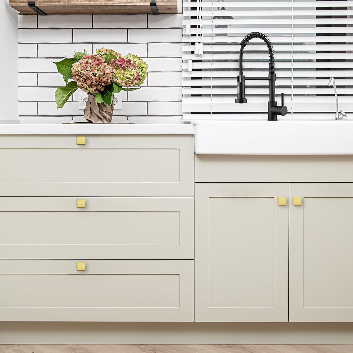 usstoneoutlet's tweet image. Finish your kitchen or bathroom with the perfect final touch! Our Square Knob in brushed  offers a clean, modern look that makes a big difference.

zurl.co/wgTqr
 
#CabinetHardware #CabinetKnobs #BrushedNickel #HomeRenovation #USStoneOutlet