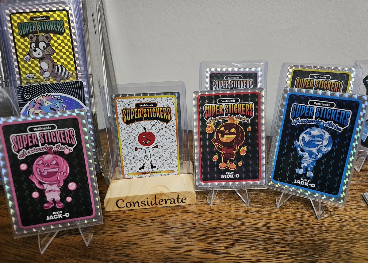 Got some nice Jolly Jack-o's!

#veefriends <a href="/VeeFriendsCards/">VeeFriends Cards</a>
