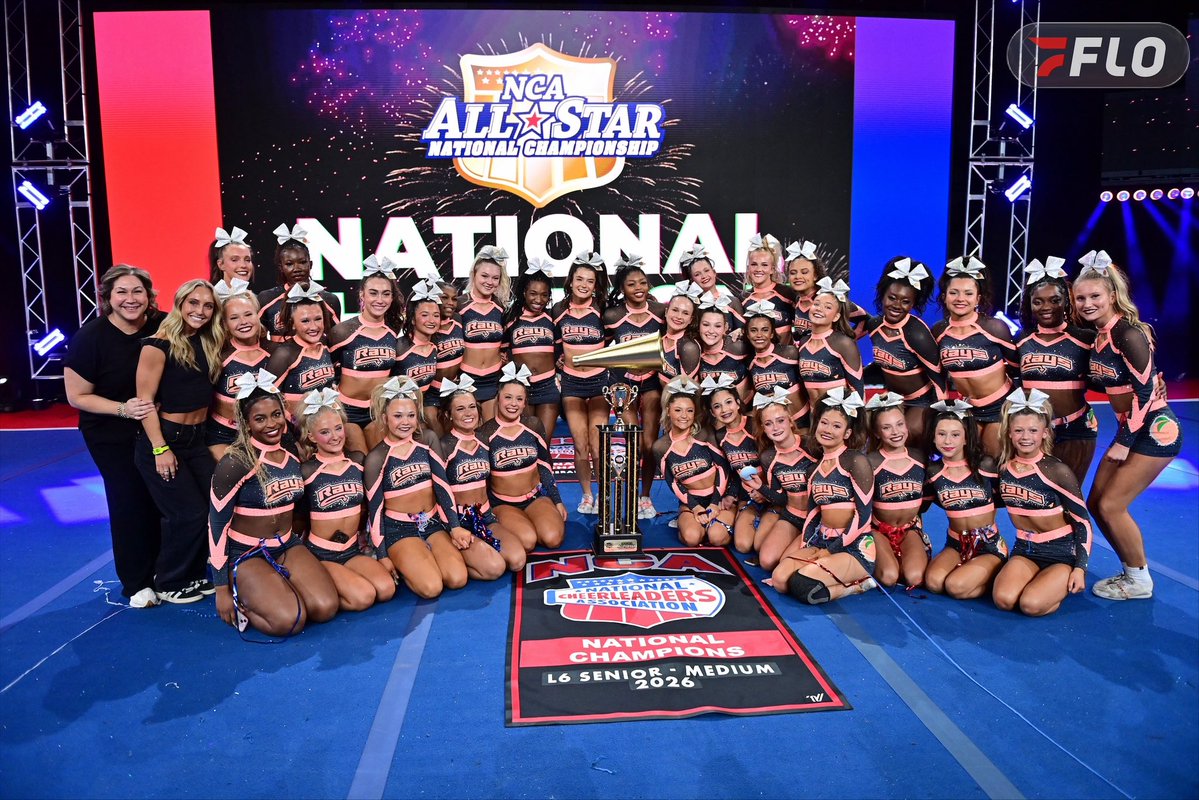 PEACH 🍑 tweet media