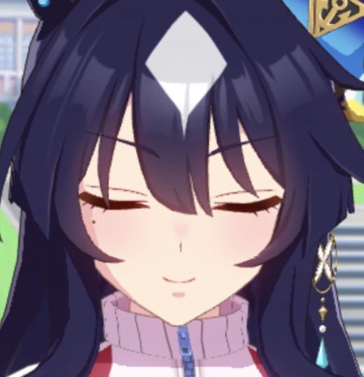 ── .✦ En mi anterior cumpleaños, mis hermanas me sorprendieron con un par de cartas y un pastel de frutas decorado con mariposas... ¿Qué sorpresa estarán armando en esta ocasión?