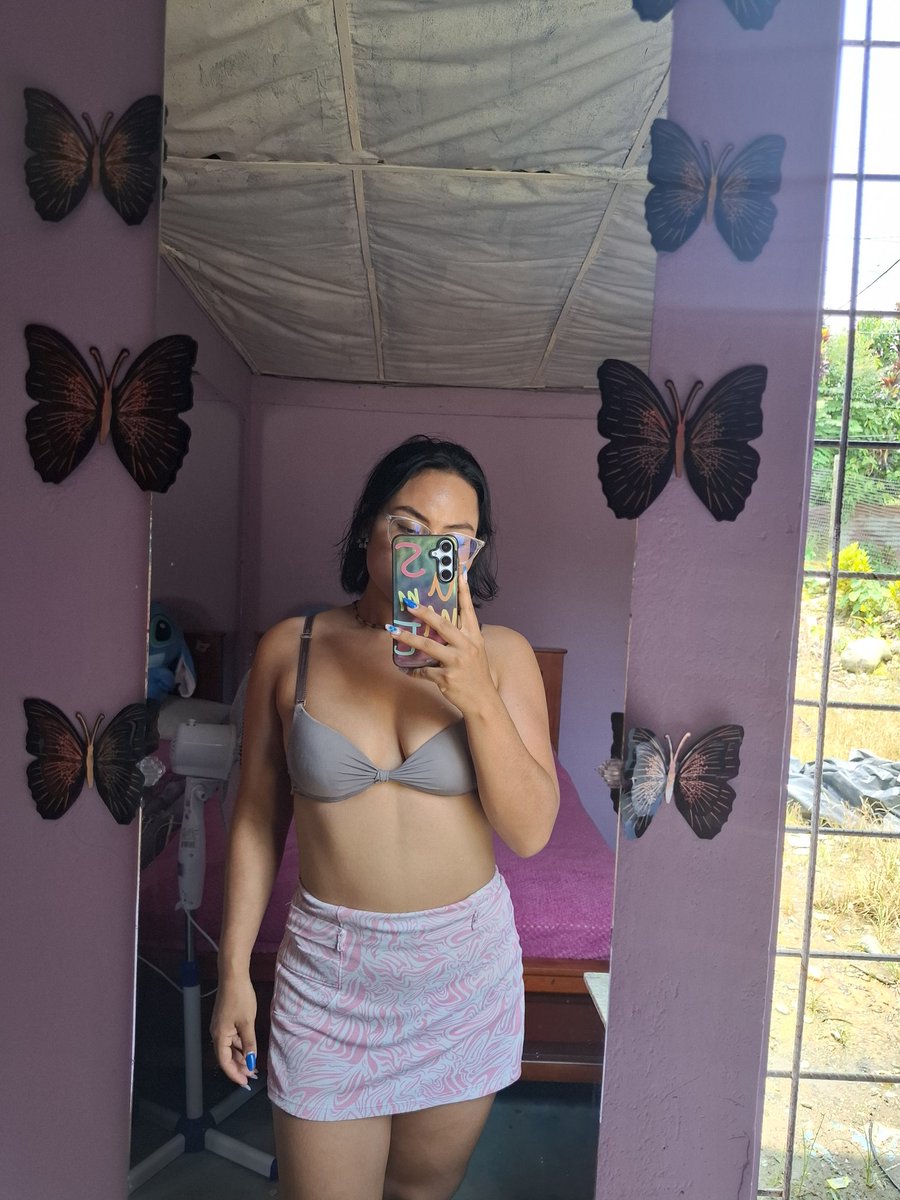 Liz Andy_21 tweet media