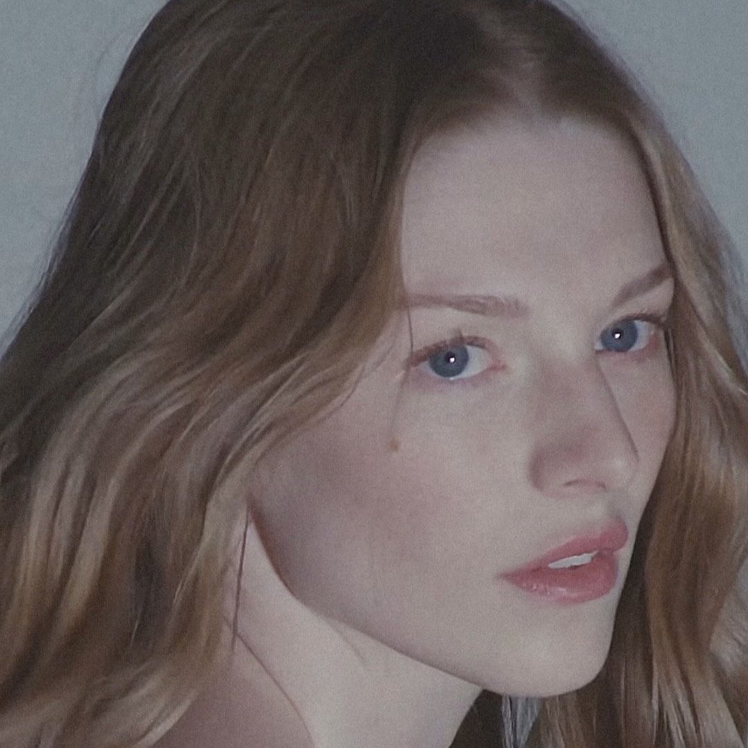 ✡︎ ʙᴇʟʟᴇ | ʀʜᴀᴇɴᴀ’s ʟᴏʏᴀʟɪsᴛ tweet media