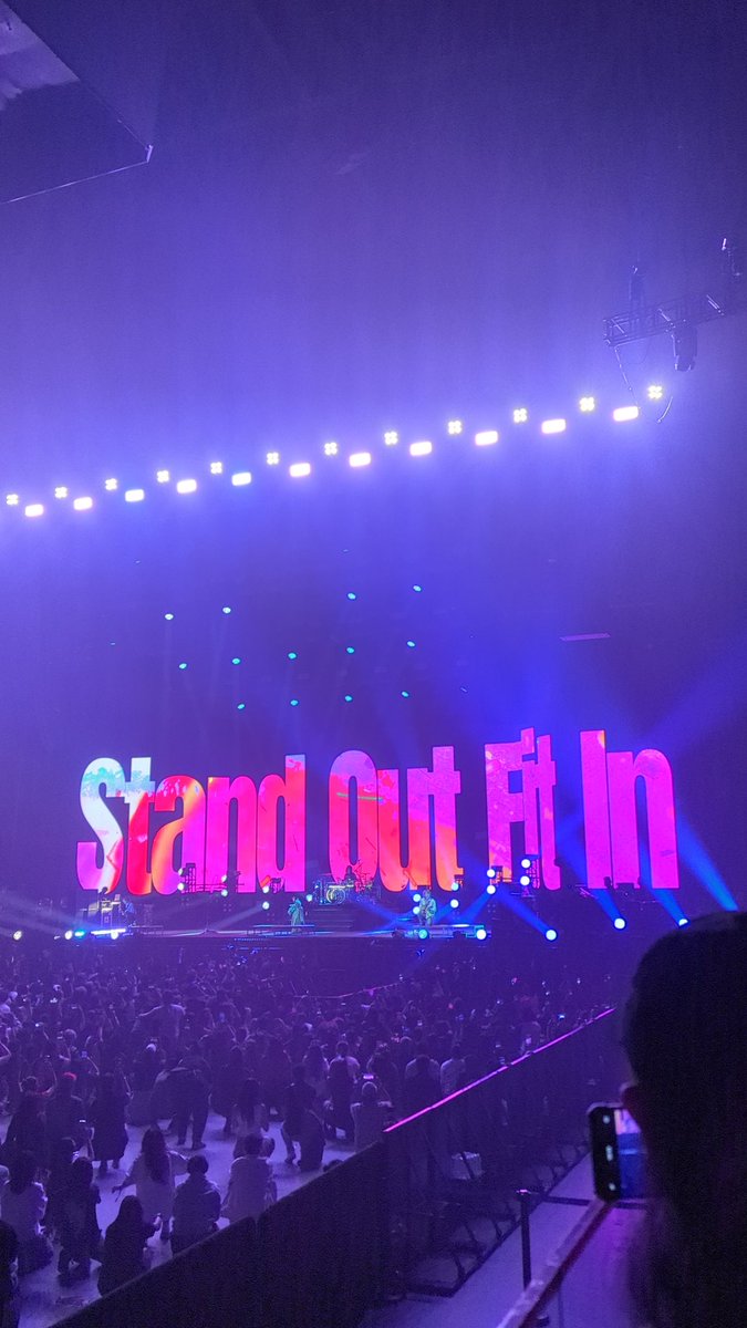 Still can't get over last night's #ONEOKROCKinMNL2026!!! 

Pero no +Matter huhuhu
