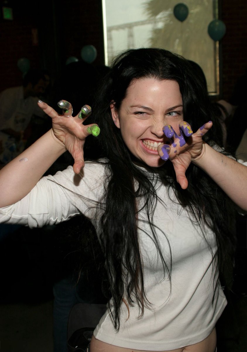 daily amy lee tweet media