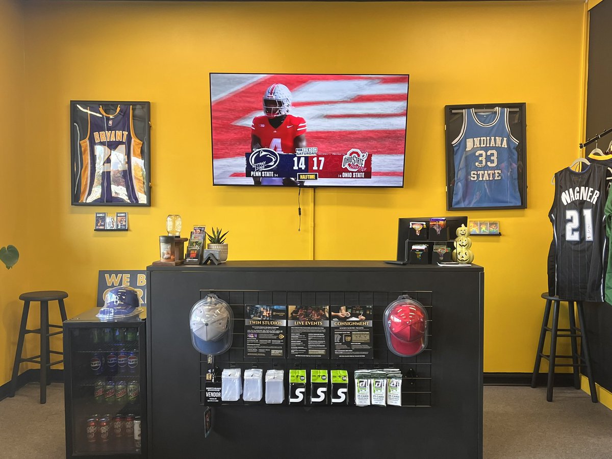 VaultedLive tweet media