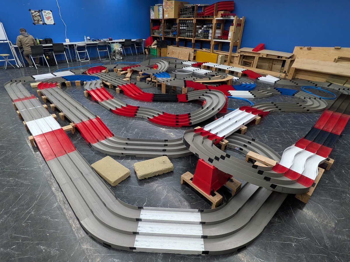 万代鈴鹿　ミニ四駆 tweet media