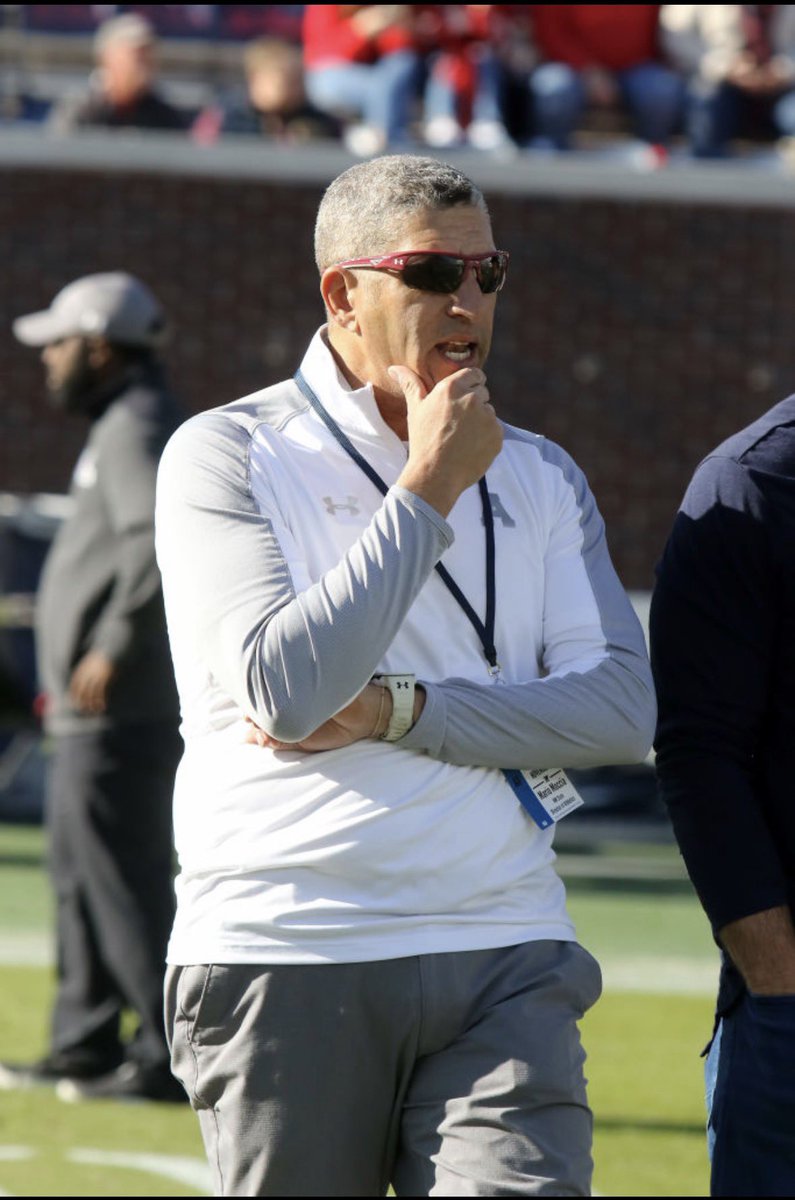 Pete Thamel tweet media