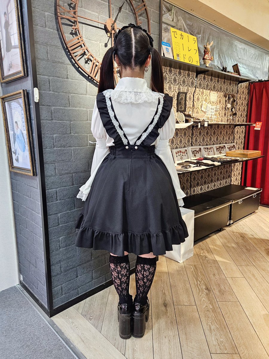 🎀オープン致しました🎀 【営業時間11:00〜20:00】 白黒で懐古的な吊り