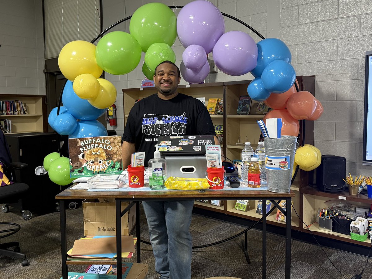 Mr.Moore tweet media