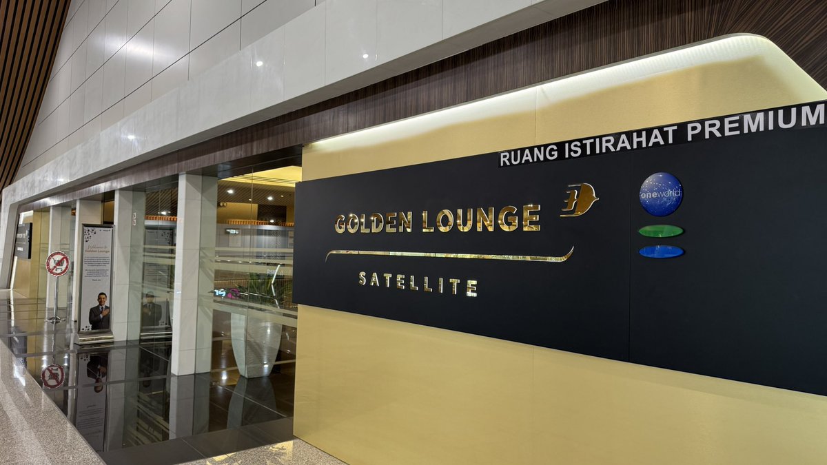 tsukatabi's tweet image. ゴールデンラウンジIN‼️
電車の真裏なのを見落として、マングローブ一周してしまった💦
#KUL