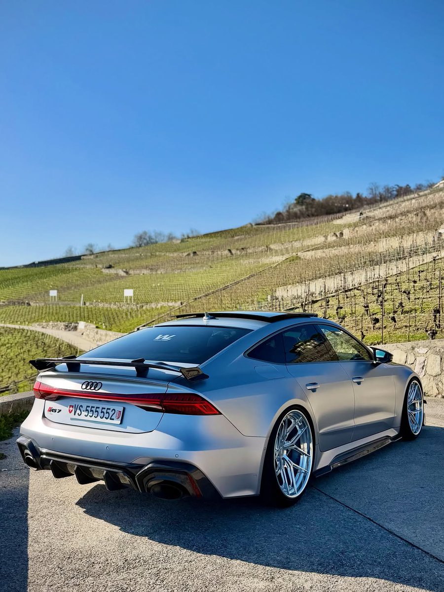 TheAutoHub's tweet photo. Audi RS7 https://t.co/ywi4B81xFu