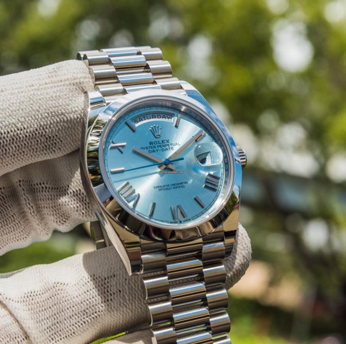 emmanuelmaldo's tweet photo. Win a $100,000 luxury watch collection! 🍀⌚ Enter CRM Jewelers' St. Patrick’s Day raffle for high-end timepieces. Tickets cost £2. The winner also receives a Miami trip to claim the prize.

Enter now: https://t.co/3oIlXcrH50
#MiamiAdventure#Rolex#Watches #LuxuryWatches #Giveaway https://t.co/nMDQTYTtec
