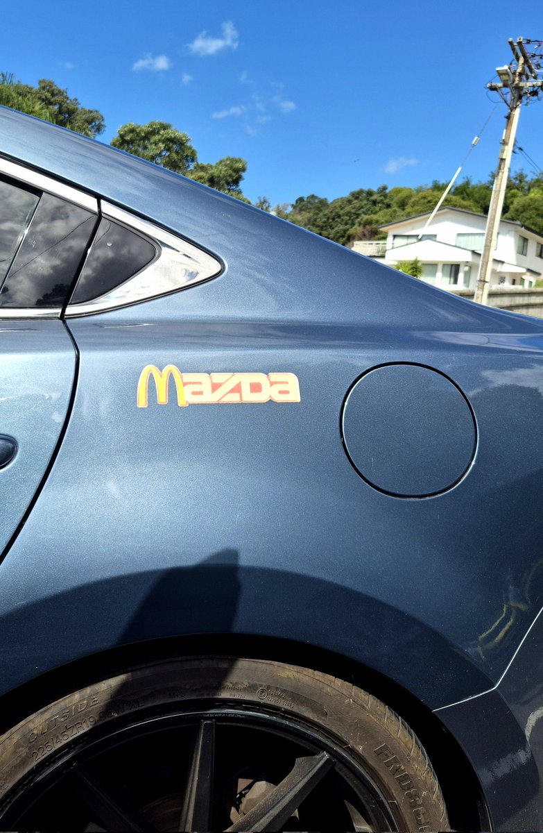 ⚆⚆⚆ tweet media