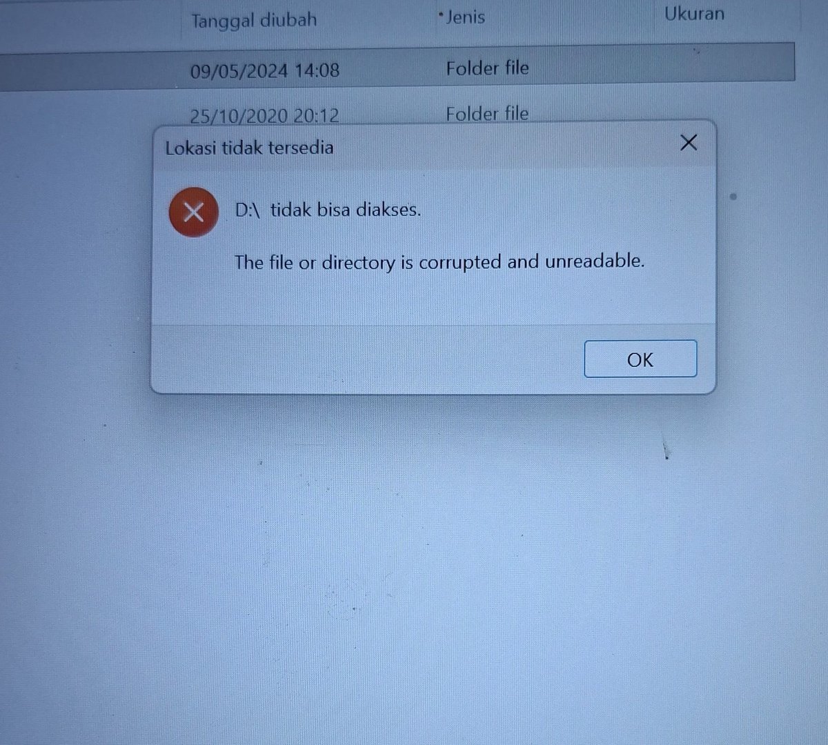Hai siapapun, kalau flashdisk kena macam seperti ini, apakah masih bisa diperbaiki yaa? Mana file penting disini semua loh🥺 merk fd kingston