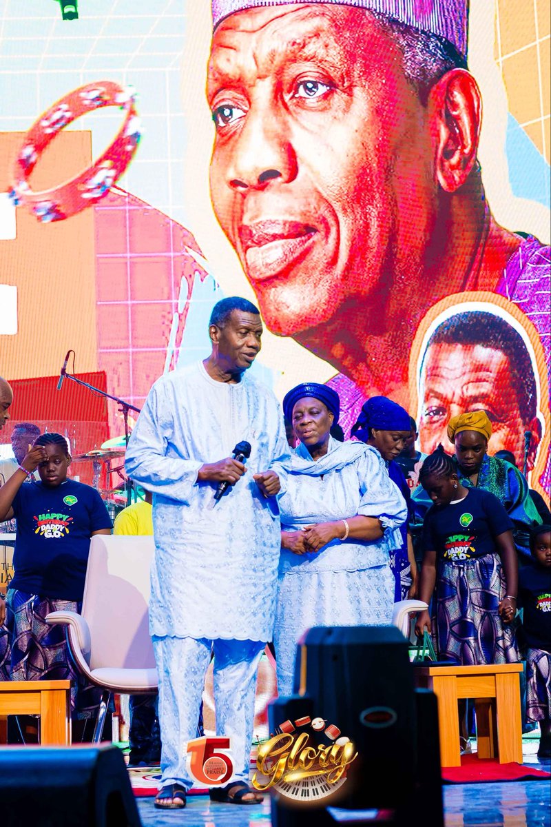 TheMMPraise's tweet photo. Over 65 hours into our 84-hours, We were overjoyed as we receive our Father, Pastor E.A. Adeboye. 

After leading us to petition the throne of grace, he sealed our expectations with a profound Father’s Blessing. 

We are blessed.

#TheMMPraise #84HoursMMPraise #MMPraiseAt15 https://t.co/4oQ7NtRVIf
