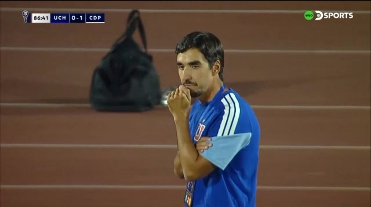 ÁNDATE DE LA U FRANCISCO MENEGHINI TÉCNICO FRACASADO SIN MÉRITOS Y LA CONCHETUMARE