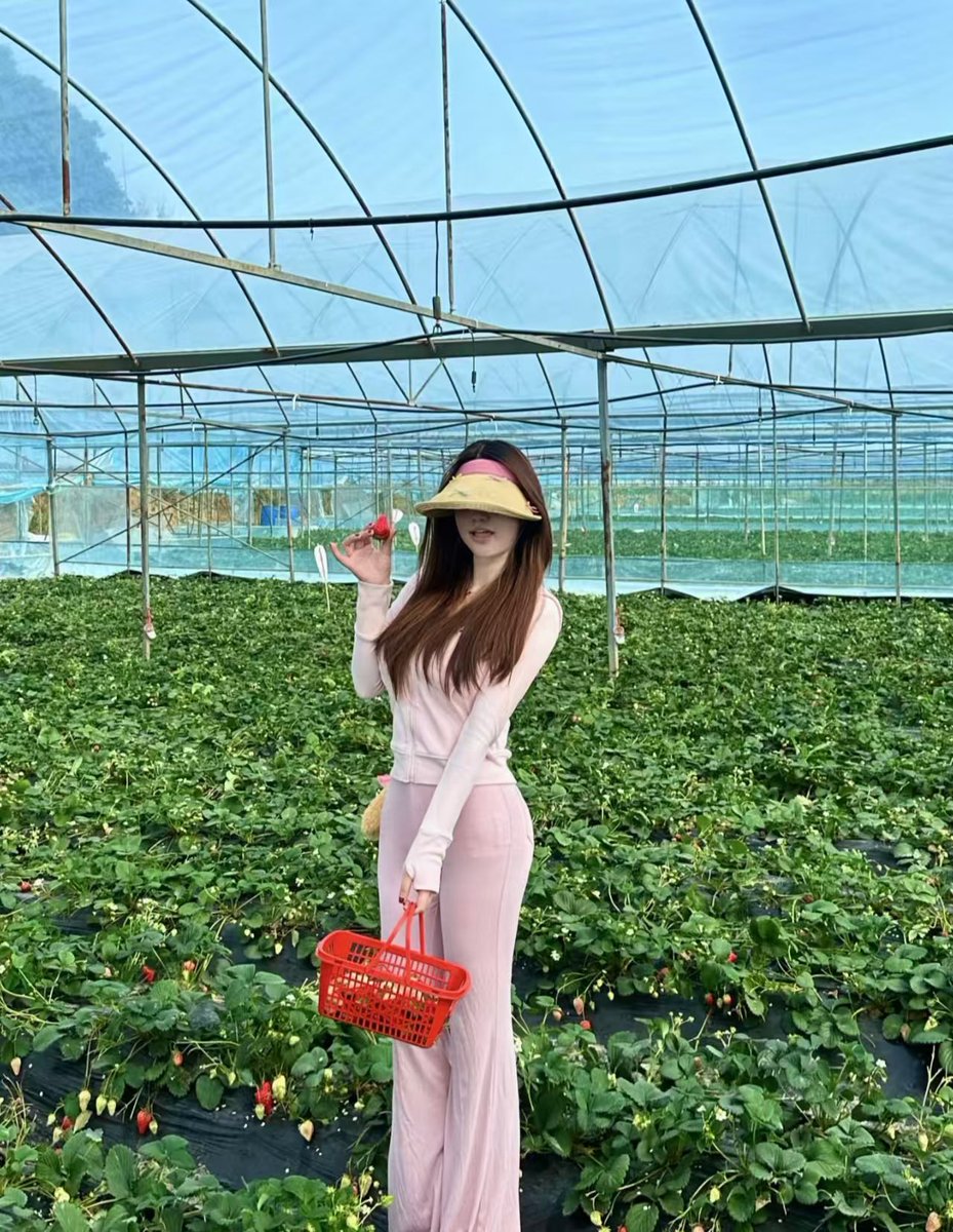 A36501827's tweet photo. 🍓
丰满的臀… https://t.co/d44idzVBks