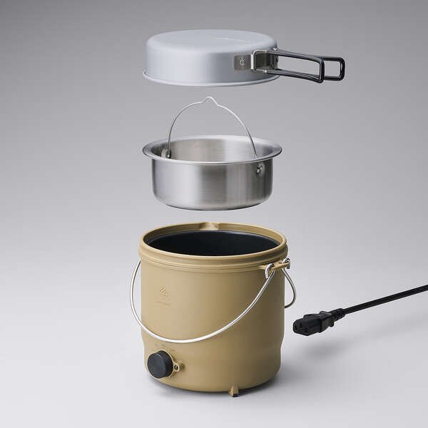Elecomshop's tweet photo. 【新商品入荷のご案内📢】
NESTOUT 電気調理器 COOKER-1(500W)
HAC-NECK01

◯1～2人前の調理が可能(1.5合まで)
◯多彩な調理を手軽に楽しめる
◯持ち運びしやすく、グラつかない設計
◯側面に折りたたみ式取っ手付き

ぜひご覧下さい✨️

該当URL
https://t.co/LVFJahFLhi https://t.co/ndG8ax2el2
