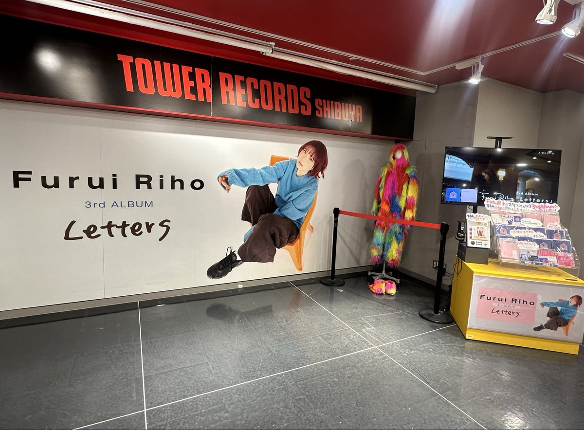 TOWER_Shibuya's tweet image. 【#FuruiRiho】
New Album『#Letters』
好評発売中です～！🌷

想いを込めて2年ぶりに放つ3rdアルバム！
タイトル通り誰かに向けた手紙のような
聴いたあなたの心に届く
あたたかい全11曲を収録してます☺️

発売を記念して大型展示&amp;amp;衣装展を開催💫
CDご購入いただいた方には