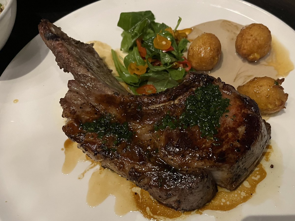 theheinekentom's tweet image. CHARCOAL ROASTED PORK CHOP… 
charred baby peppers, cashew butter, masa hushpuppies, arbol honey

Chef @TroyGuard with @TagRestaurant #Houston #TopNotch