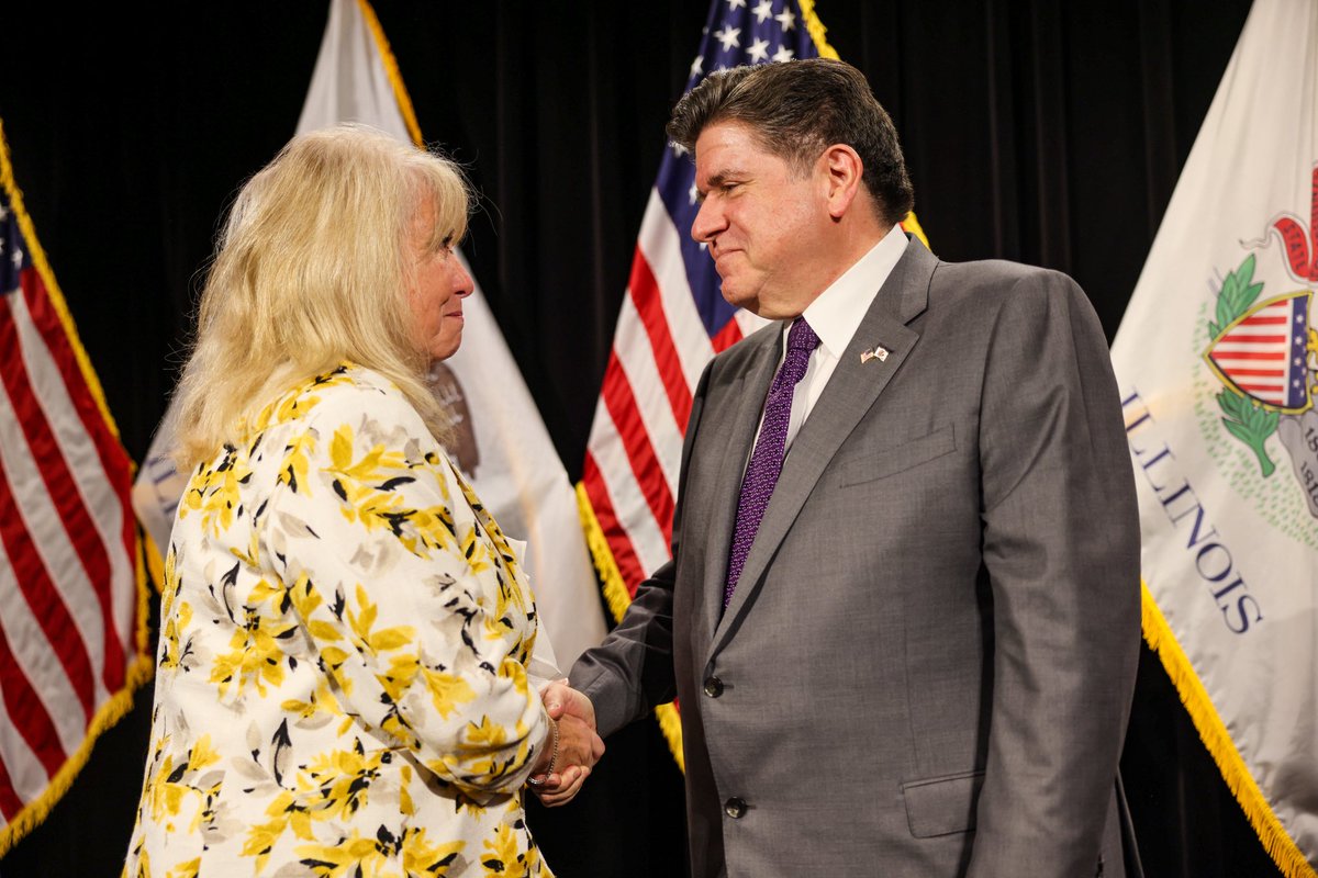 GovPritzker's tweet photo. Donald Trump ended the National Blue Ribbon Schools Program last year. 

Tonight, as we have been doing since, the State of Illinois is stepping in where the federal government has failed our schools.

I’m recognizing 28 schools as the 2026 Governor’s Blue Ribbon Schools. https://t.co/rBmXrEYq4b