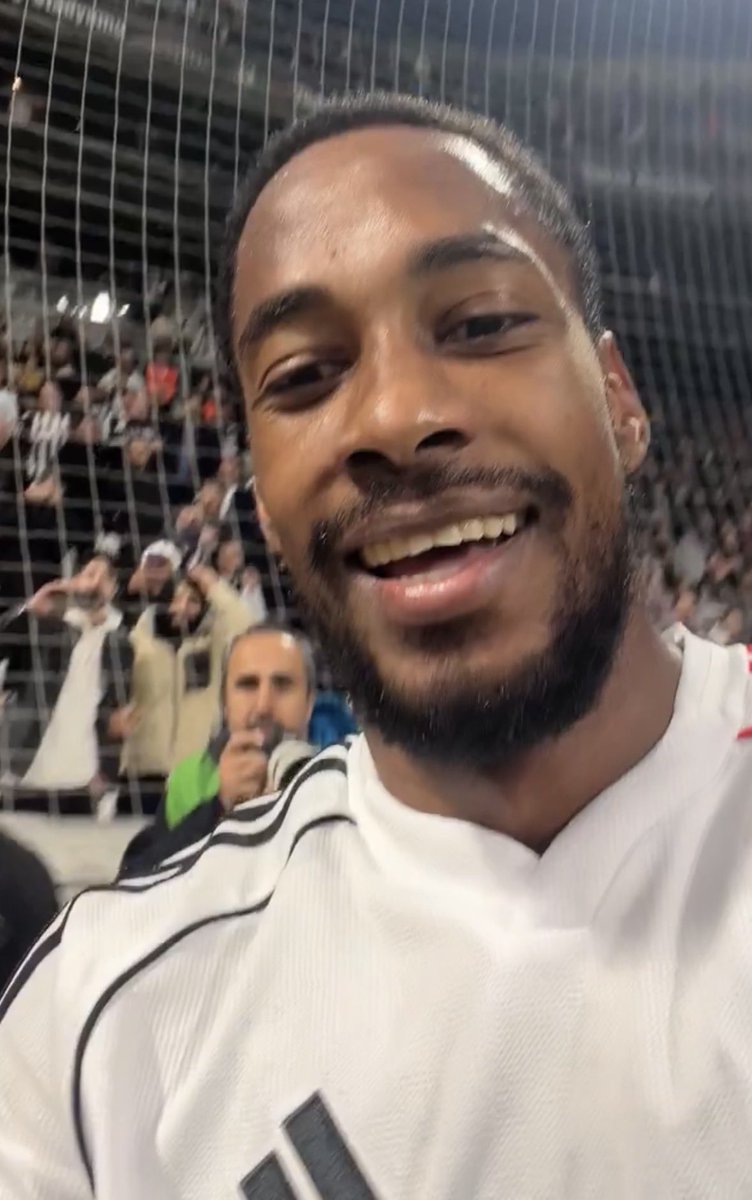 kartlnasaletijk's tweet image. 🤳 Amir Murillo’nun golden sonraki selfie’si. (Fotomaç)