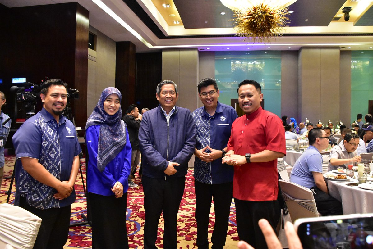 AbuTariqJ's tweet photo. Iftar penuh ukhuwah bersama rakan media di Majlis Iftar &amp; Apresiasi Media 2026 semalam. 🤝

Sempena ulang tahun ke-30 HASiL, penghargaan tinggi buat rakan media sebagai rakan strategik yang setia menyokong transformasi HASiL selama tiga dekad. 🌙✨ https://t.co/6C0GhujSyp