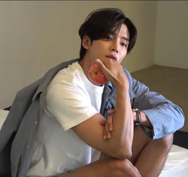 好きになって間もない頃に作ったキーホルダー🍎 この時のロウンｸﾝだっ