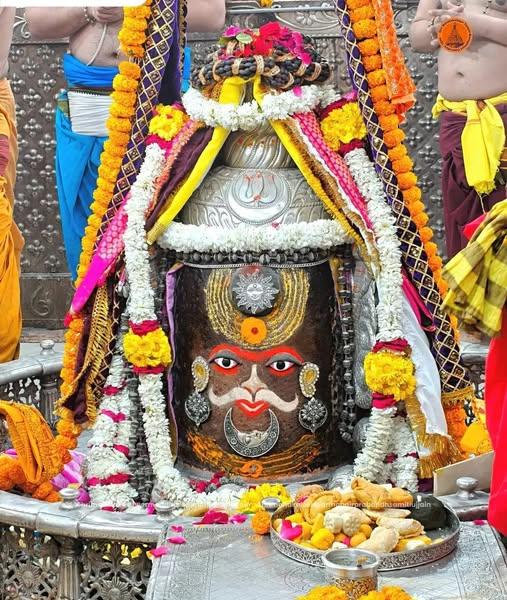 KDevi61204573's tweet photo. 🙏🌹*Jai Shree Mahakal*🌹🙏
*श्री महाकालेश्वर ज्योतिर्लिंग का भस्म आरती शृंगार दर्शन*
*05-03-2026 कण-कण में महादेव* https://t.co/1W7dPwKpNd