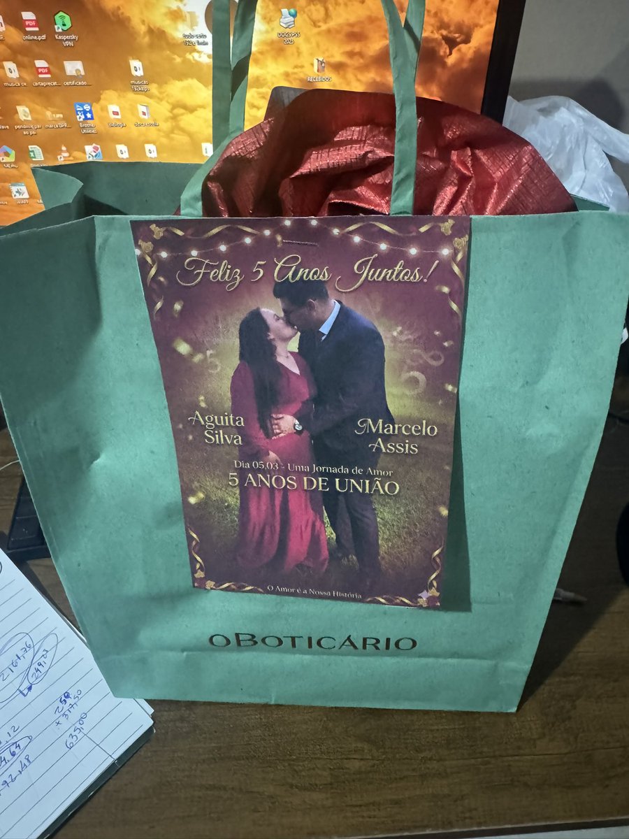 MarceloAssis14's tweet photo. Ela dormiu eu aproveitei pra arrumar o presentinho. Amanhã quando ela acordar ficará muito feliz 🥰 https://t.co/WqO9deYHPC