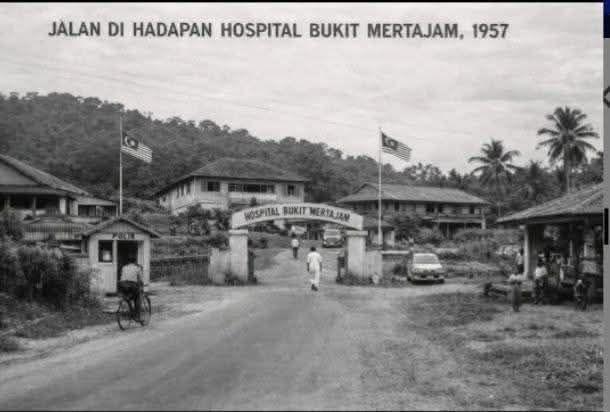 mengarut_je's tweet photo. Mana satu gambar yang betulnya?

Gambar yg dikongsi oleh Beling, menunjukkan Pihak Hospital yg ceroboh tanah mereka!

Tapi, gambar2 yg di kongsikan oleh org lokal menunjukkan tiada kewujudan kuil tersebut sebelum 2018!

Mana fakta Hindutva dapat sebenarnya? https://t.co/67XS33Pu1h
