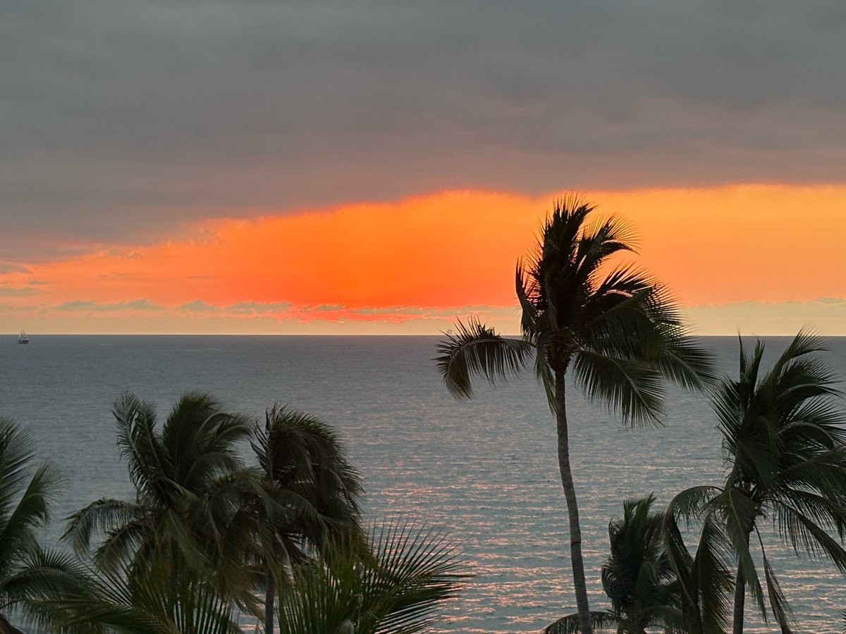 Our sunset tonight from our balcony! ❤️ <a href="/CraigSearle1/">🇨🇦 Craig Searle ⚓️</a>