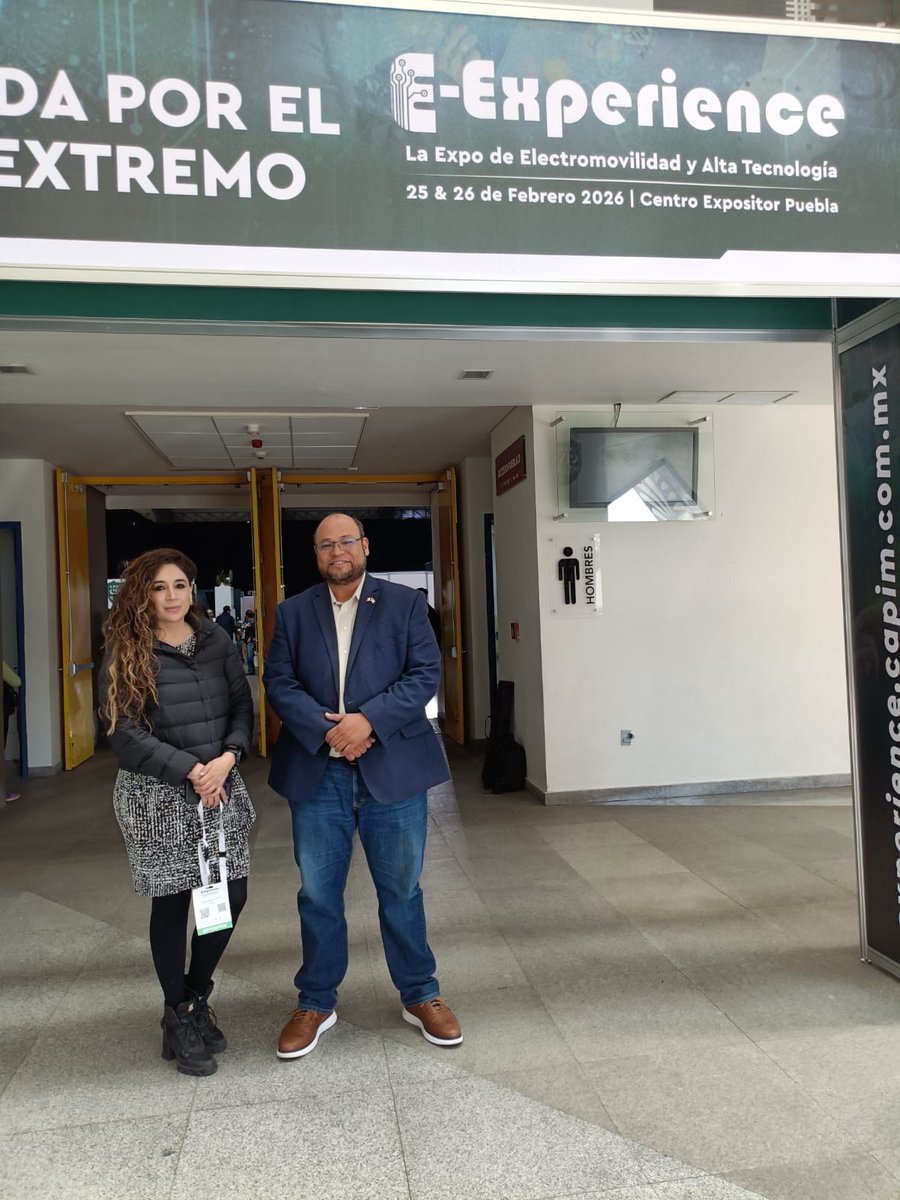 FUMEC_ORG's tweet image. En E-Experience, encuentro del sector automotriz y alta tecnología, conversamos con directivos de #Alar empresa que formó parte de nuestros programas de impulso empresarial y que hoy es un claro ejemplo de crecimiento, innovación y visión tecnológica en  MXMéxico✈️