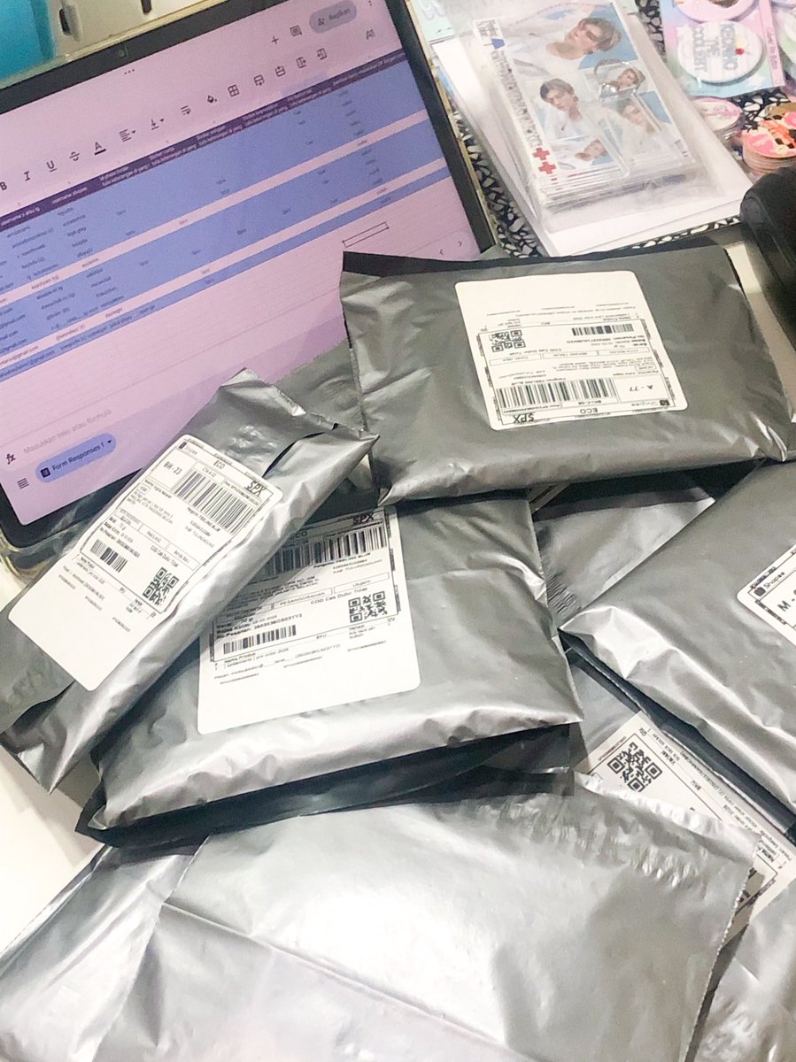 FEELING BLUE ★ tweet media