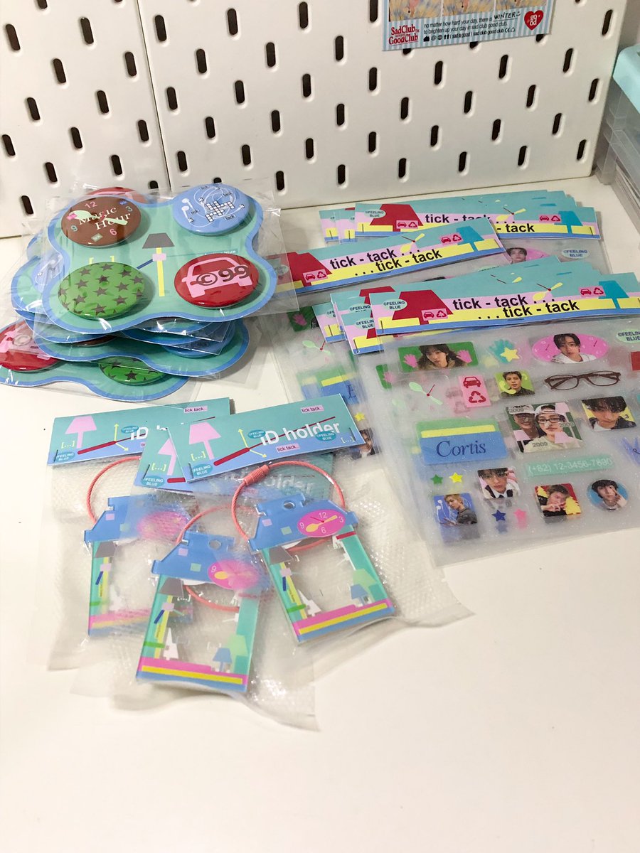 FEELING BLUE ★ tweet media